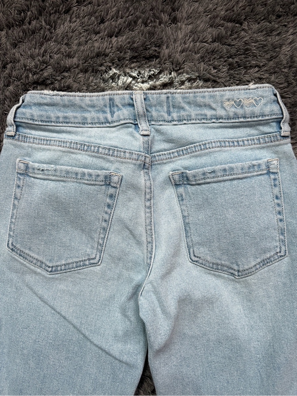 Hollister Low-Rise Light Wash Straight Leg Jeans - With Heart Designs - Picture 5 of 5